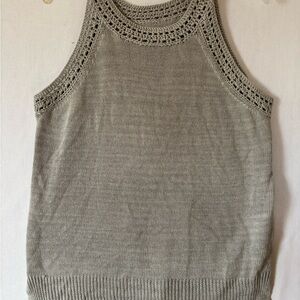 Chic Sleeveless Knit Sweater in Gray